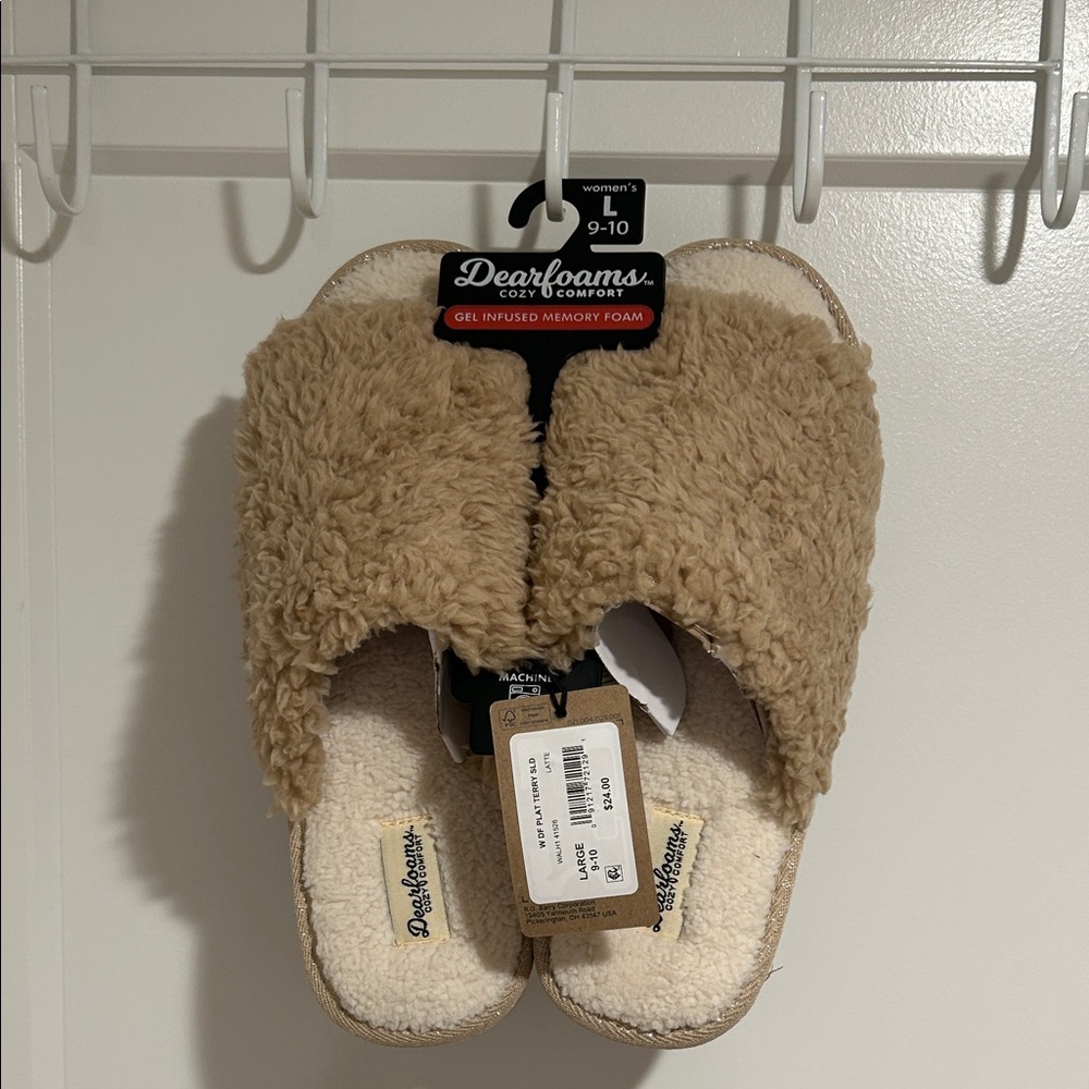 Dearfoams Cozy Tan Memory Foam Slippers